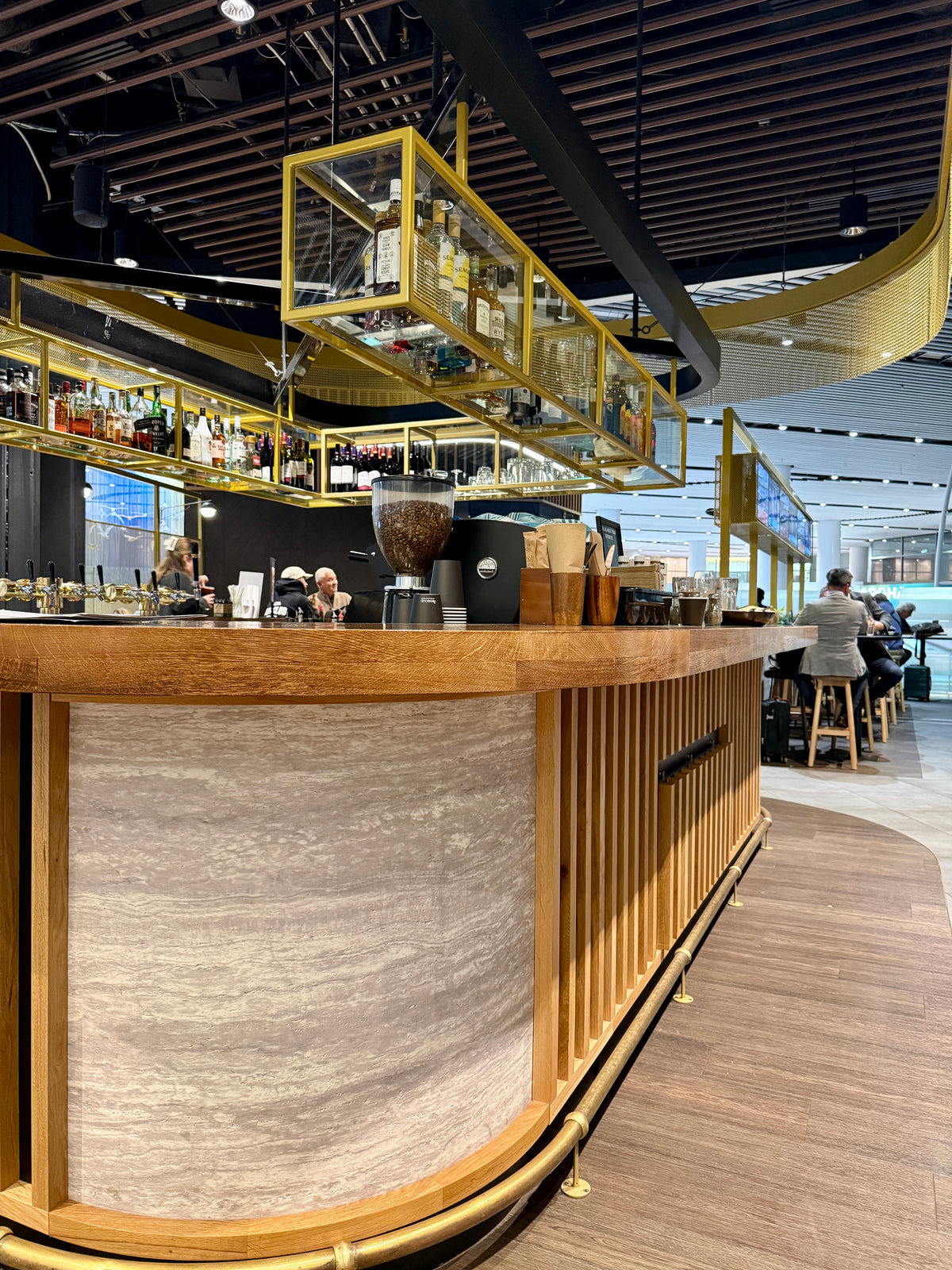 Vantage Bar | Emirates Leisure Retail, Auckland International Airport