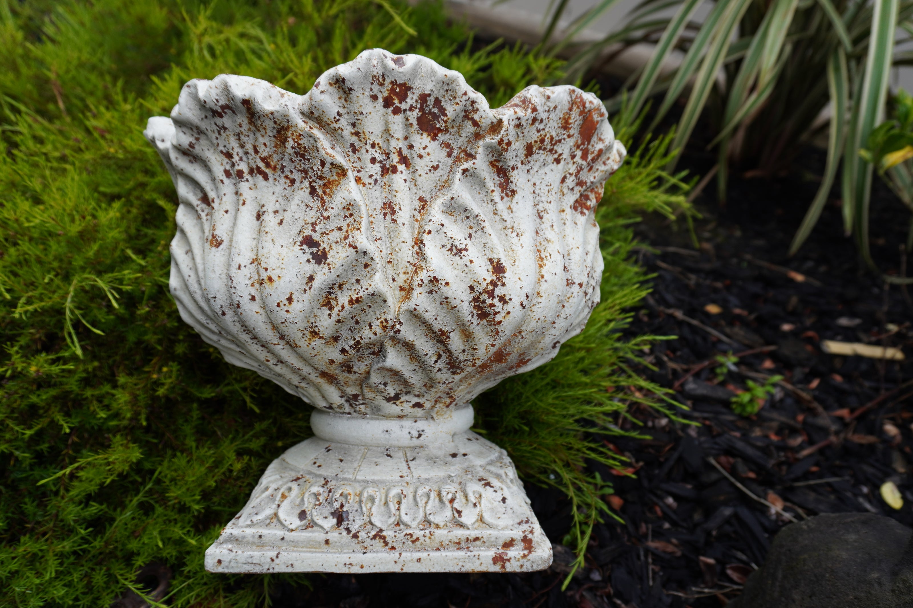 Acanthus Urn