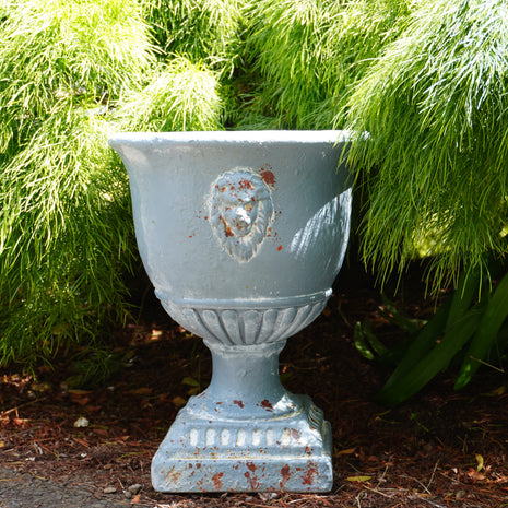 Lion Crest Medici Urn